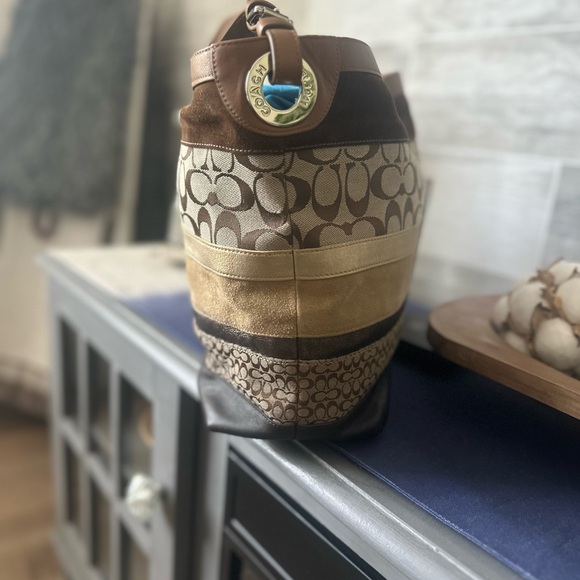 Genuine Coach Patchwork tote - Picture 2 of 7